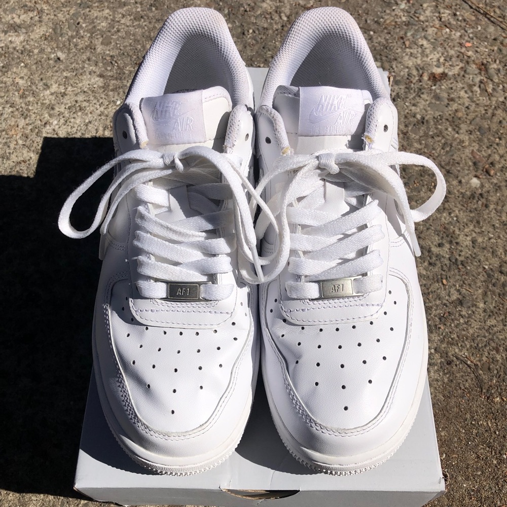Nike Air Force 1 Low All White Size 8 DD8959-100 Used Lightly